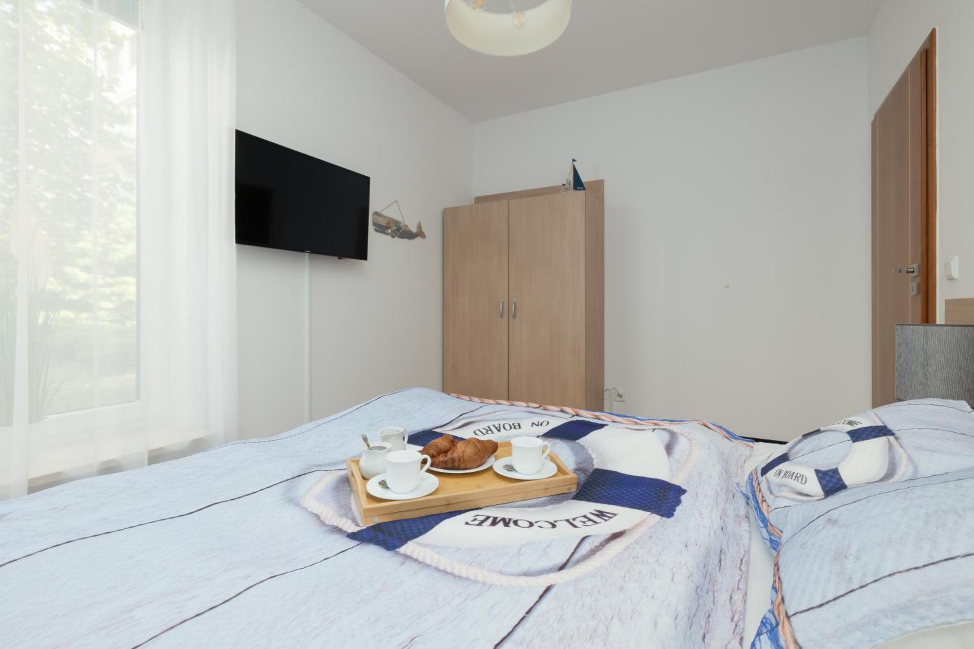 Aquamarina Apartment With Terrace - Close To The Beach - By Renters Miedzyzdroje Extérieur photo